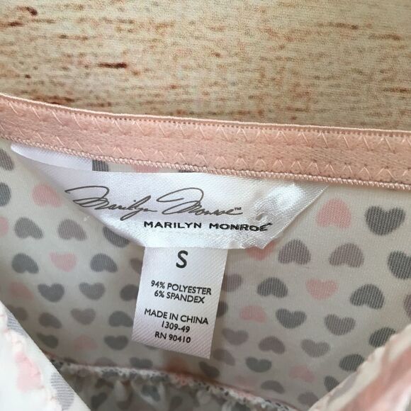 MARILYN MONROE TWO PIECE PAJAMAS IN HEART PRINT - Picture 8 of 8